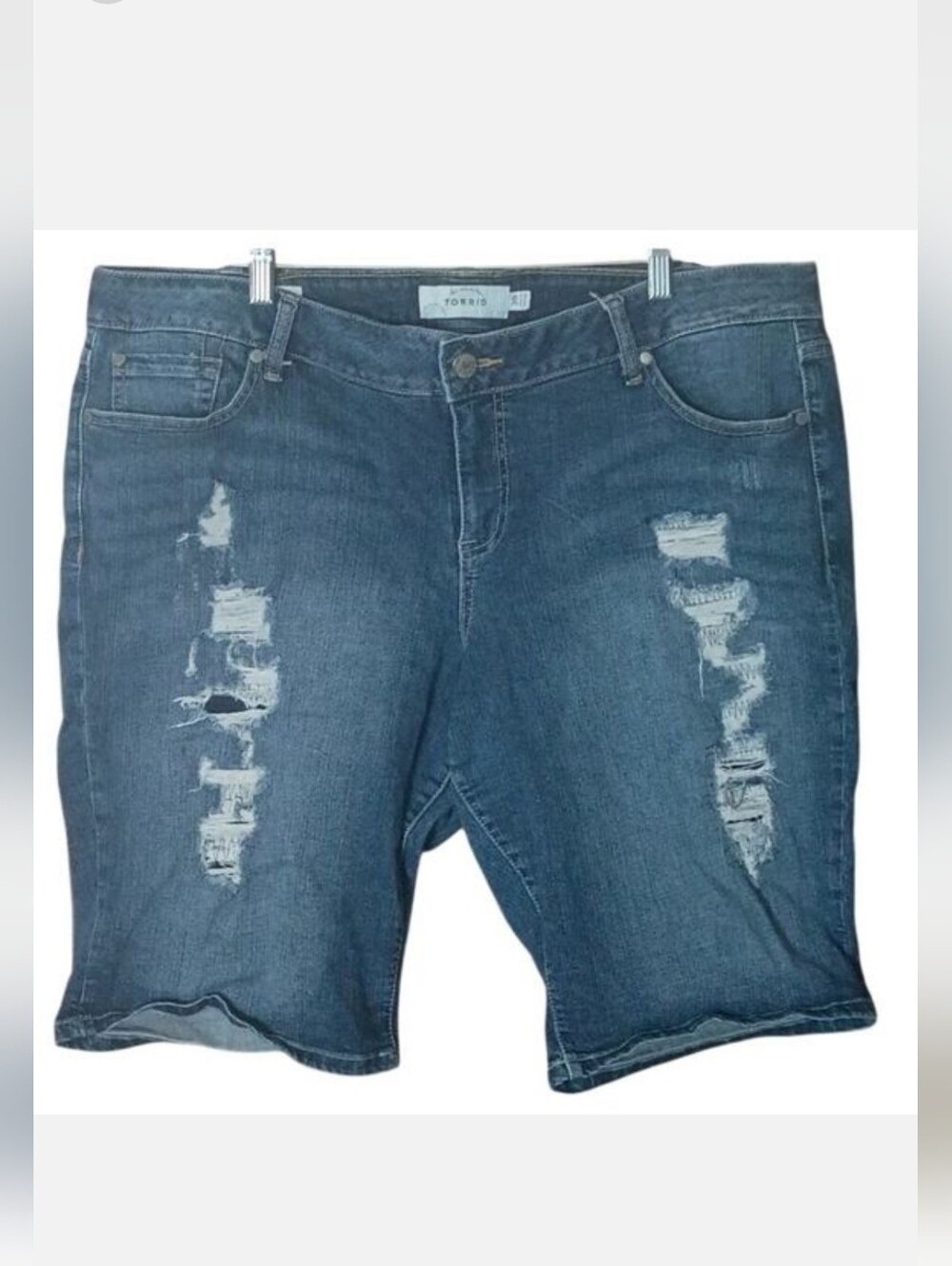 Torrid Women 20W Medium Wash Denim Distressed Boyfriend Bermuda Shorts